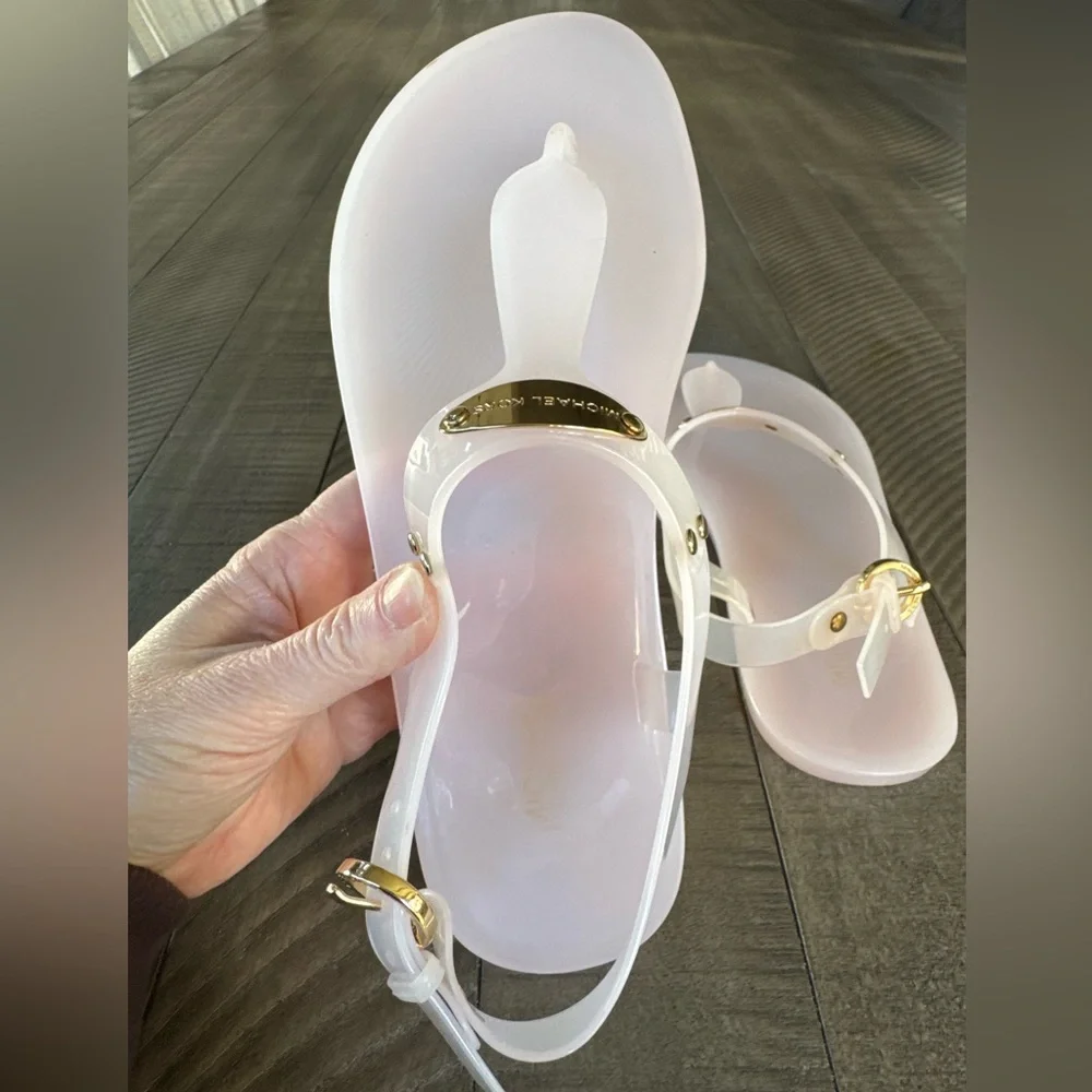 MICHAEL Michael Kors - MK Plate Jelly Thong Sandals Women's Size 7 (NWOT)